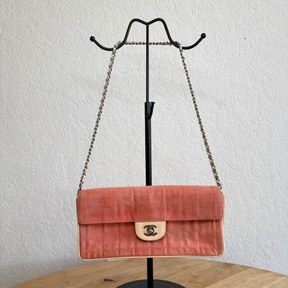 CHANEL Handbags - Chanel Pink Chocolate Bar Canvas Shoulder Bag